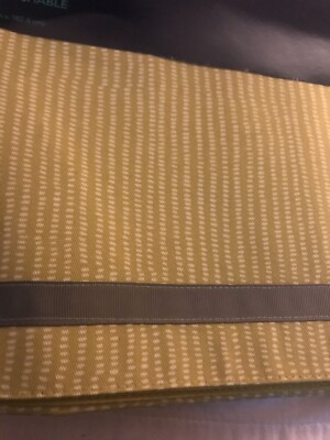 THRESHOLD TABLE RUNNER Green Design W Grey Grosgrain Ribbon--New w Tags