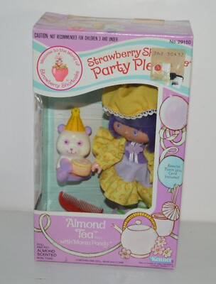 Vintage 1983 Puppe STRAWBERRY SHORTCAKE Mandel Tee Panda Party Pleaser MIB