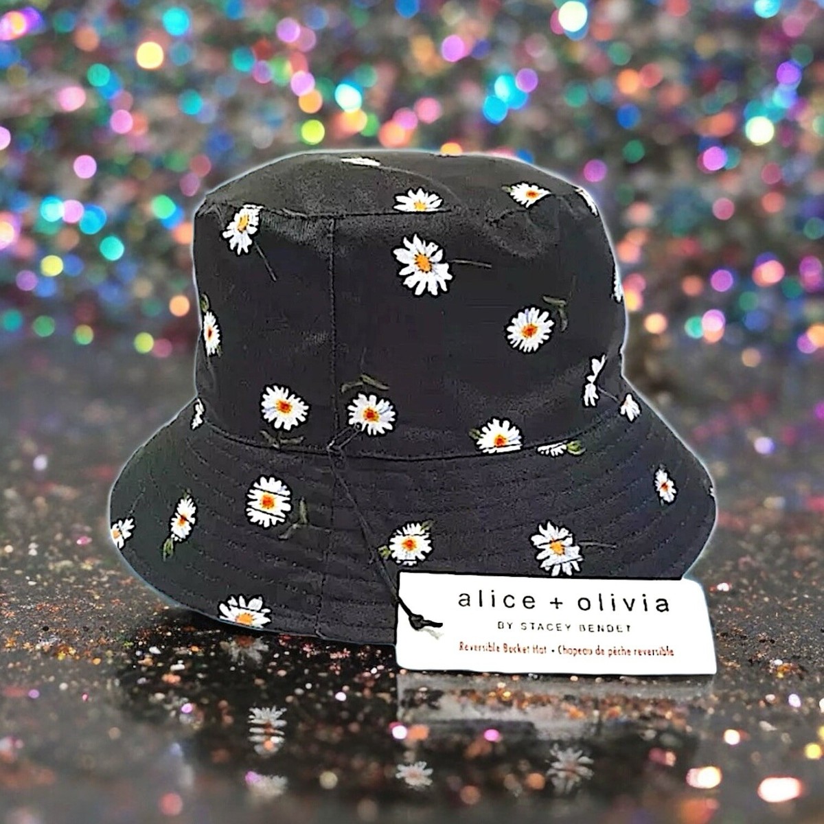 Alice + Olivia Reversible Bucket Hat - New In Package Alice + Olivia Daisy Reversible Bucket Hat – New With Tags main image 4