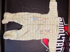 Baby Bodysuit Sleeper Boys Carters Size 6 months Green with Giraffes