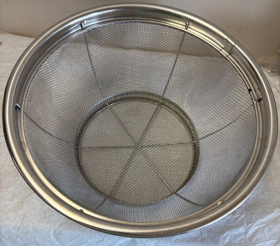 Pampered Chef Large Stainless Steel Mesh Colander Strainer  2797 11" - Image 4 of 4