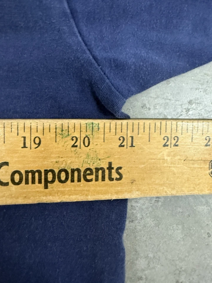 Camiseta Mossimo Vintage Años 2000 Talla Divin Para Almejas Azul Marino Talla 21x27 Mediana Y2K Foto 4 de 4