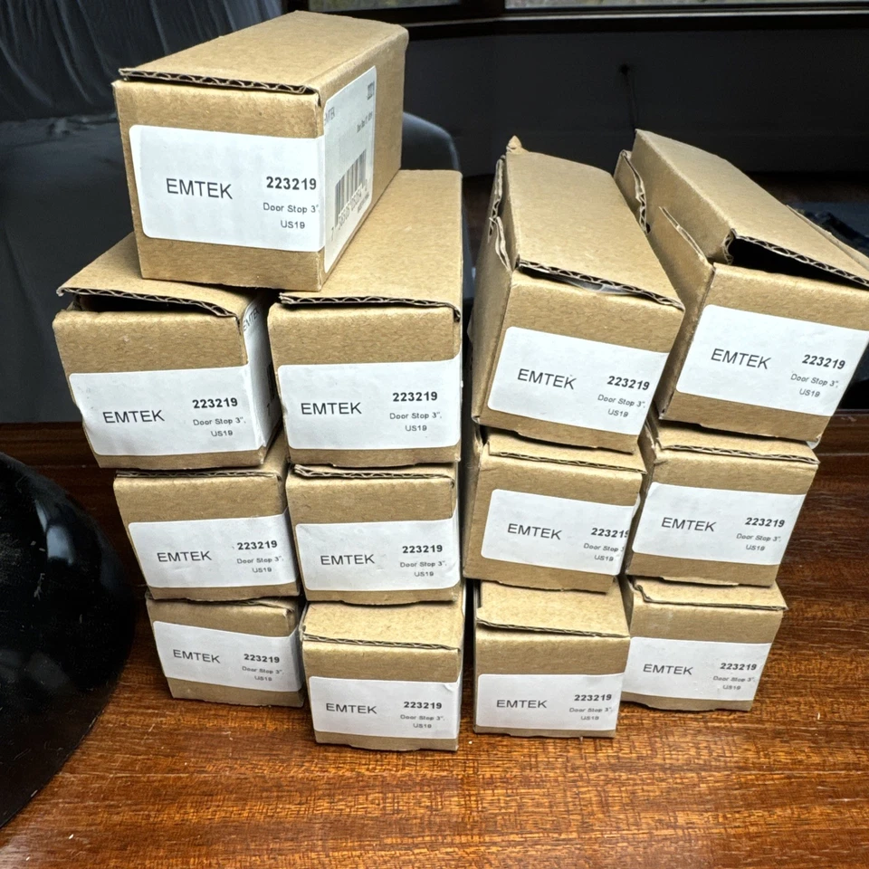 Tope de puerta de zócalo Emtek 3" en negro plano - 2232 US19 Foto 3 de 4