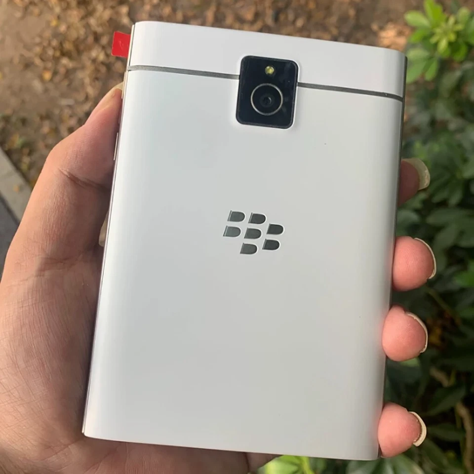 Unlocked BlackBerry Passport Q30 32GB+3GB RAM BB10 Smartphone English Version - Image 4 of 4