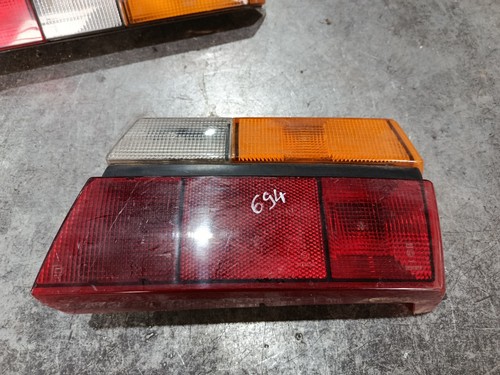 VW Passat 32 B1 Rückleuchte Rücklicht Heckleuchte rechts 321945096 E / F / G