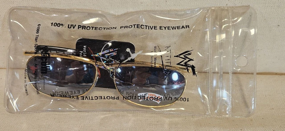 Gafas de sol vintage WWF The Rock 1999 Titan Sports Attitude Era nuevas de stock con estuche 013466 Foto 2 de 2