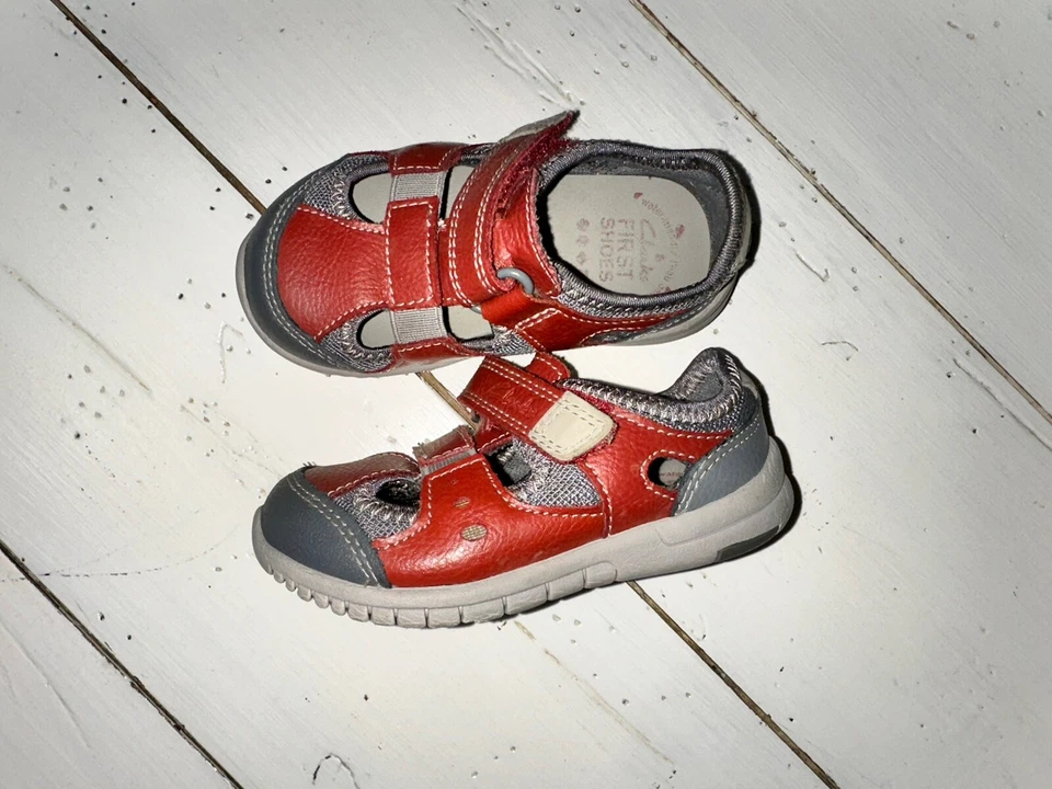 Sandalias Clarks EE. UU. 5 M/W Cuero Superior Marrón Gris Cierre EZ Ajustable-Súper Flexible Foto 4 de 4