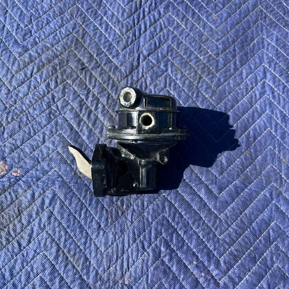 Chevrolet 1967-74 bloque pequeño vintage OEM bomba de combustible mecánica Chevy SMC 350 Foto 3 de 4