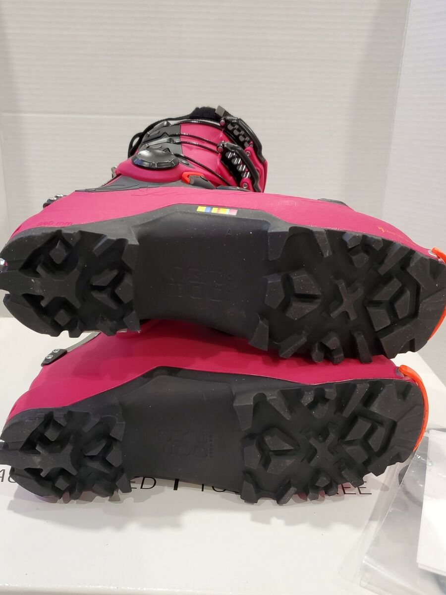 New Women's Dynafit Beast Carbon Touring Ski Boots - Pink New Women's Dynafit Beast Carbon Touring Ski Boots - Pink