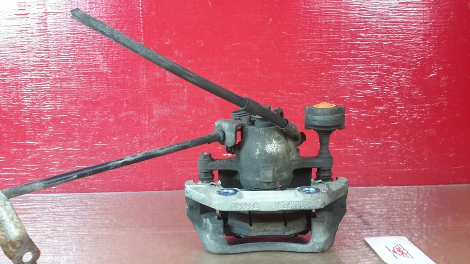 Pinza de freno Ford Edge 2011-2014 OEM pasajero trasero derecho Foto 2 de 4