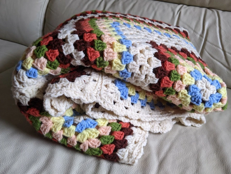 Manta gemela afgana cuadrada tejida a ganchillo vintage hecha a mano 48 X 76 Foto 4 de 4