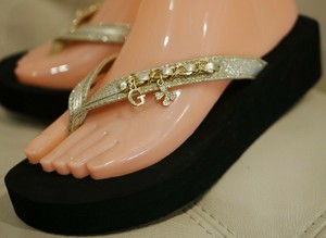 guess flip flops with rhinestones