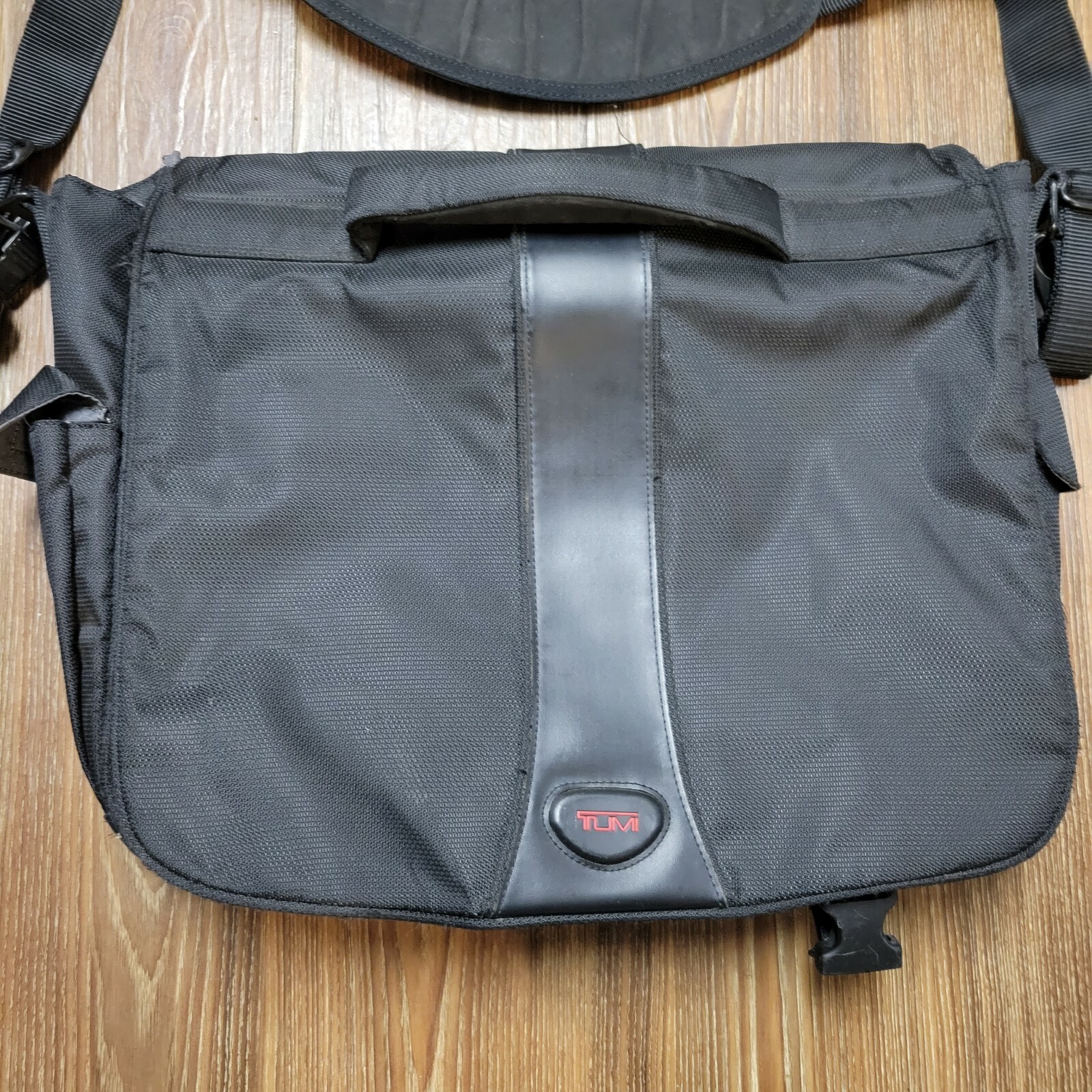 Tumi Leather Ballistic Nylon Messenger Computer Trave… Gem