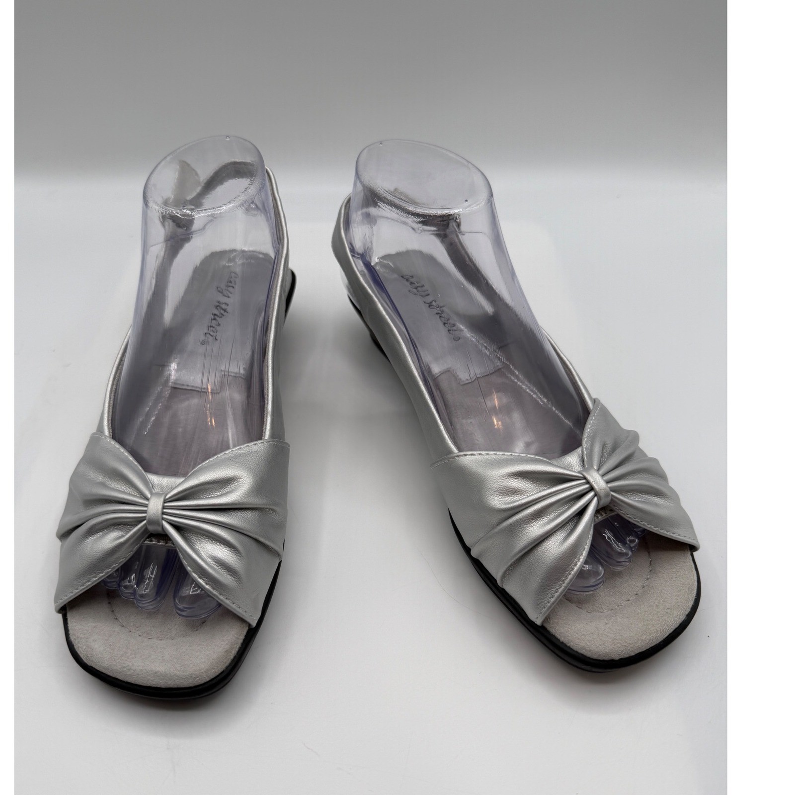Easy Street Slingback Sandals Women's 7.5 W, Silver Metallic Knot Wedge