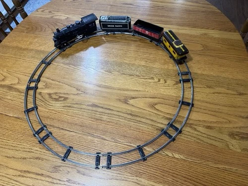 Marx O-Gauge Vintage 1960s Wind-Up 4-Piece Train Set With Track