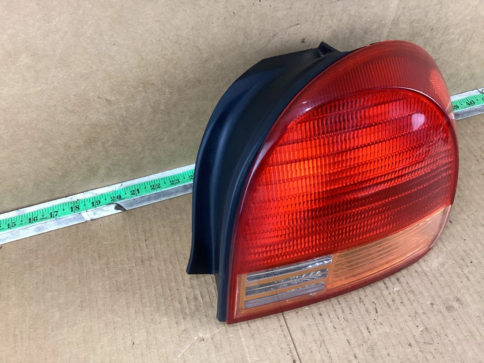 Задний правый задний фонарь со стороны пассажира для Hyundai Sonata 2000-2003 годов выпуска 166-59003R от оригинального производителя - Изображение 3 из 4