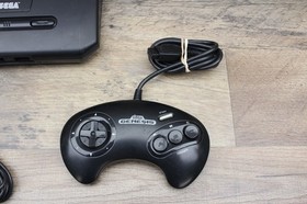 Sega Genesis Model 2 Console System Bundle Cords & Controller MK-1631 TESTED