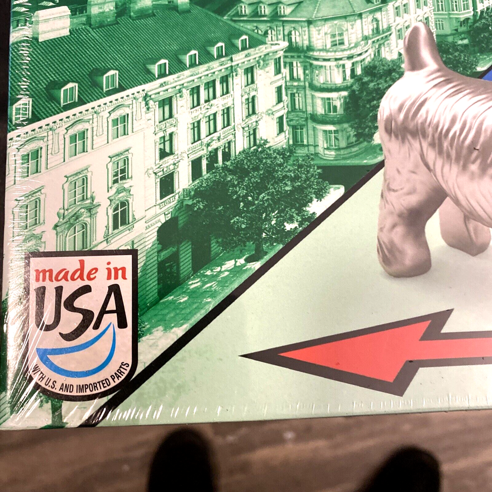 Monopoly Board Game Classic w/ Cat & Speed Die Token Hasbro Brand New