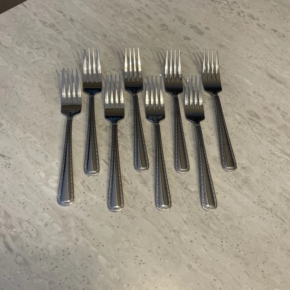 Pfallzgraff satin symmetry flatware 40 pieces 18/0 - Image 4 of 4