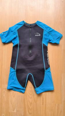 Größe 140: Aqua Sphere Stingray Neoprenanzug/ Badeanzug mit Bein  schwarz blau