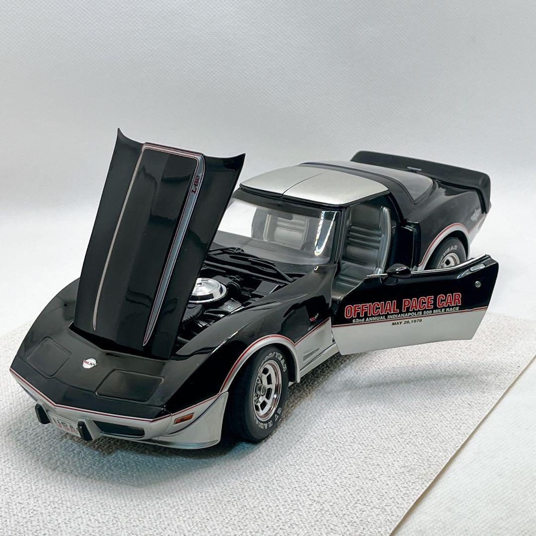 UTモデルズ 78シボレー コルベット アニバーサリー グリーンライト 1/18 UTモデルズ 78シボレー コルベット アニバーサリー グリーン