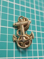 Vtg  🇺🇸  United States Navy Anchor And Rope  Gold Tone Lapel Pin