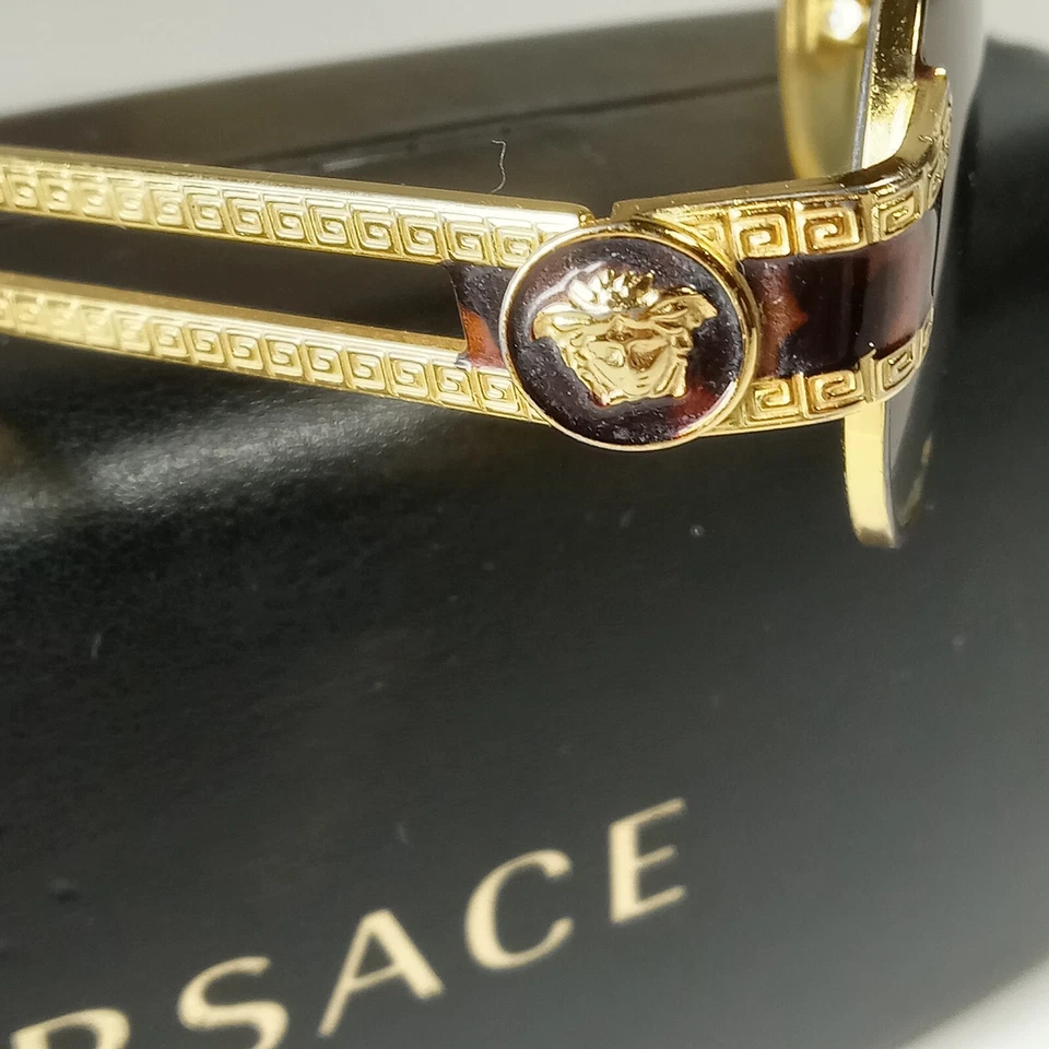 Óculos de sol vintage "VERSACE" S68 55.M Medusa Havana marrom tartaruga ouro Itália anos 90 com estojo - Imagem 3 de 4