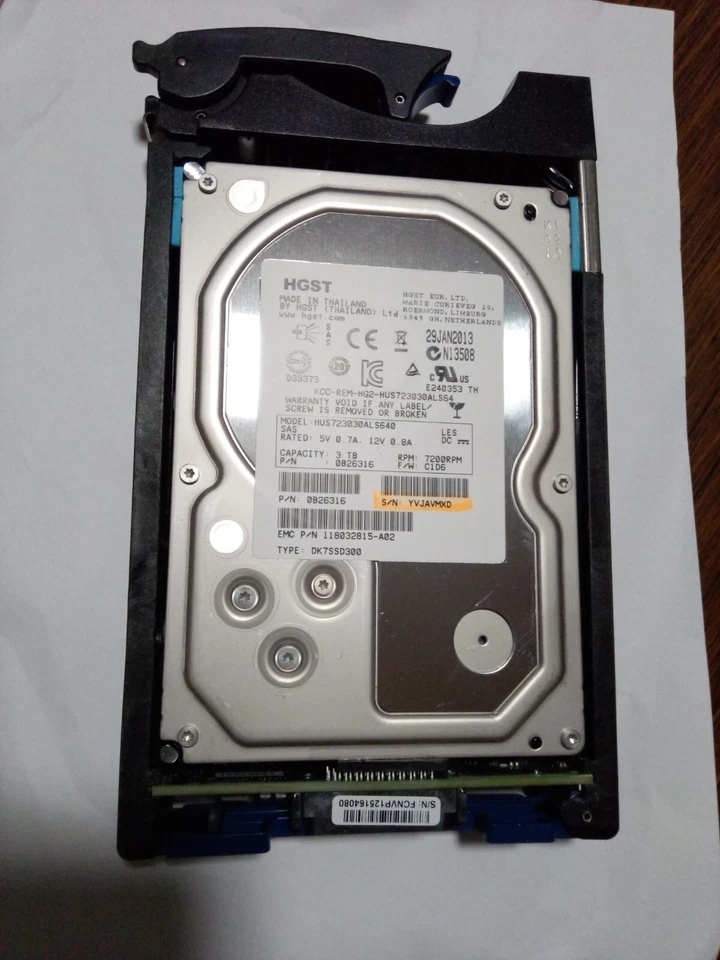 HUS72403CLAR3000 - EMC 3TB 7200 RPM SAS 3.5" HDD for VNX5100, 5200, 5300... - Image 4 of 4