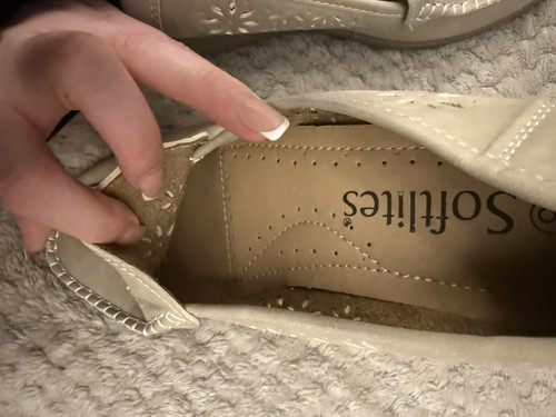Softies Tan Slip On Shoes Size 5 - Picture 6 of 6