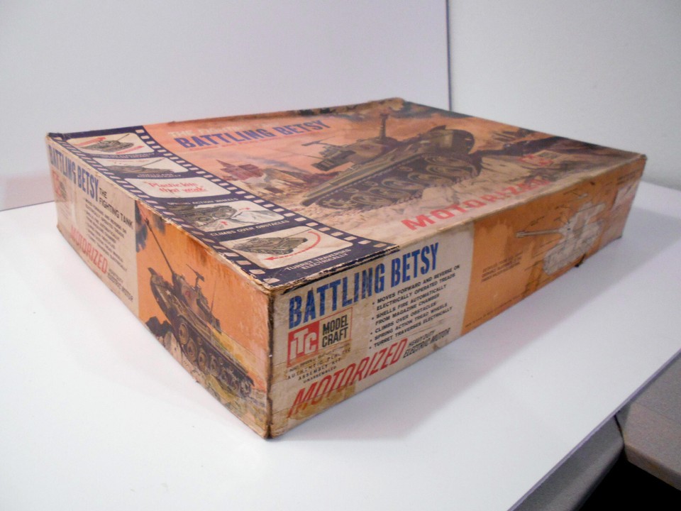 VINTAGE MILITARY MODEL KIT ITC MOTORIZED FIGHTING TANK BATTLING BETSY