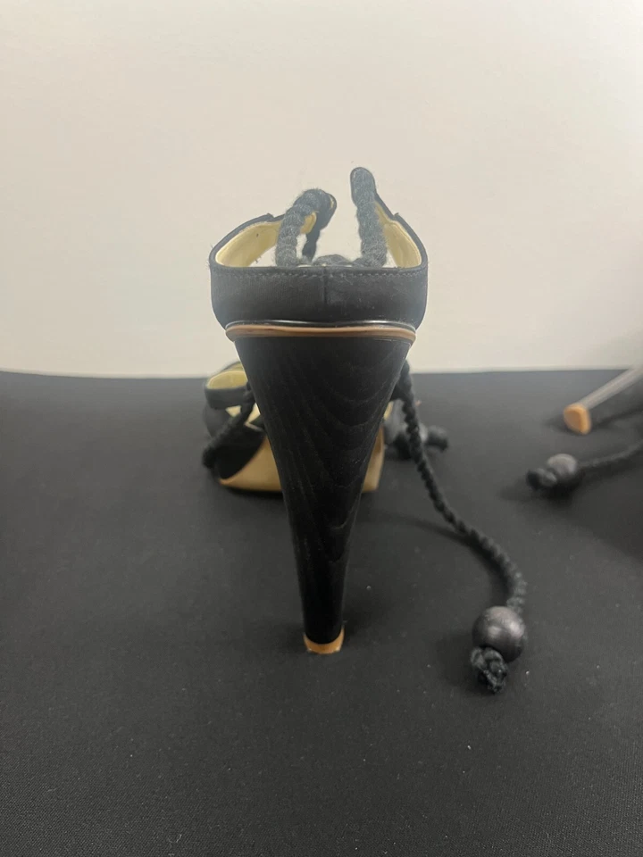 Tacones Stella McCartney AUTÉNTICOS pre-amados talla 6.5-7.5 (Italia 37) tiras negras Foto 4 de 4