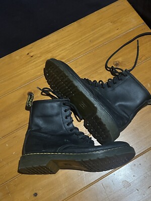 Dr Martens Air Waves Comb Leather AW004 Black Boots Size (5 M)(6 L)