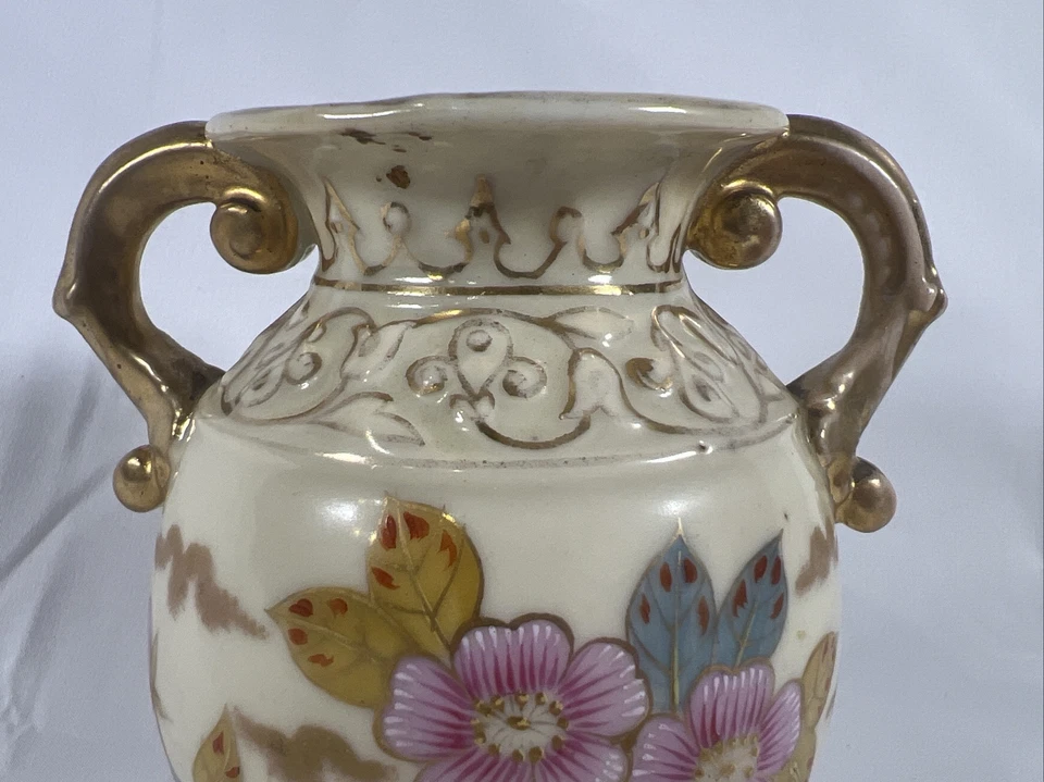 Jarrón antiguo Victoria Carlsbad Austria pintado a mano con mango de porcelana 40 4,5’’ Foto 2 de 4