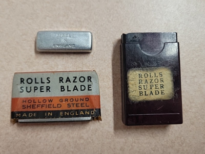 VTG Rolls Razor Super Blade in Original Paper & Rolls Bakelite Case, Sheffield