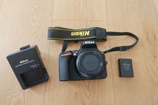 Nikon  D5600 24.0MP Digitalkamera (nur Gehäu...