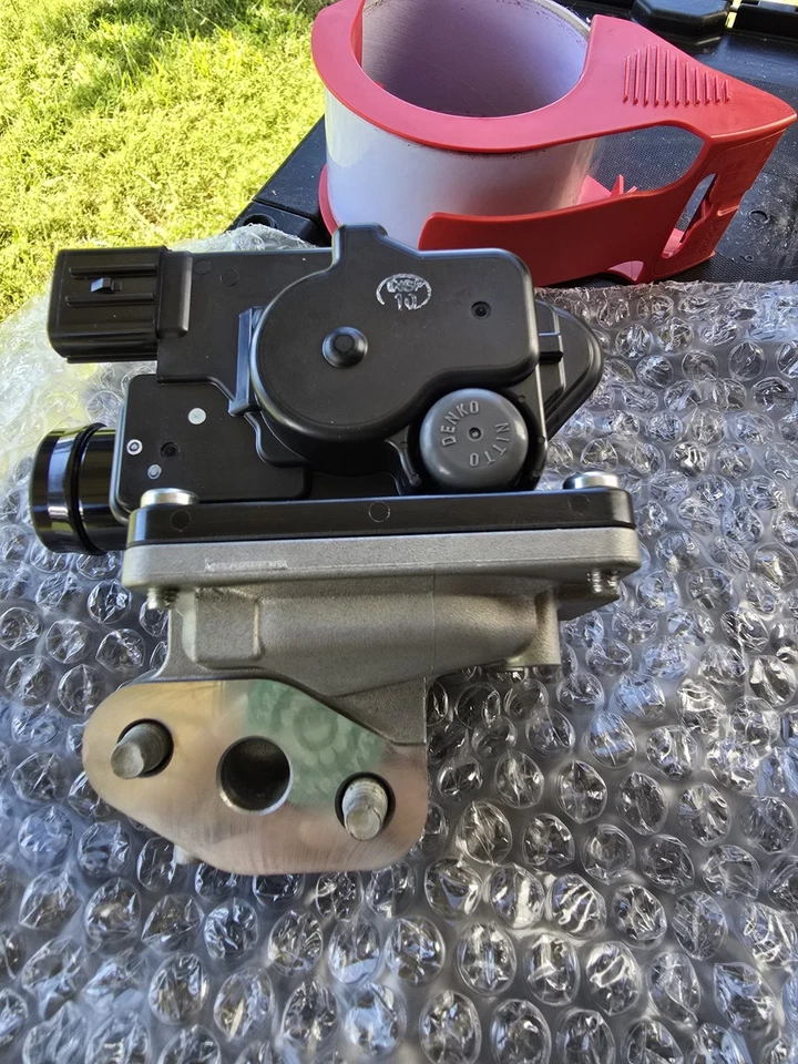 Válvula de retención de inyección de aire secundaria genuina GM Chevy Equinox Terrain 12639108 Foto 2 de 4