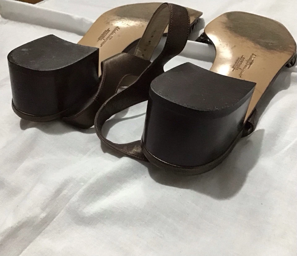 Sandalias Salvatore Ferragamo Tejidas Marrón Metálico Italia 11 Correa al Tobillo Foto 2 de 4