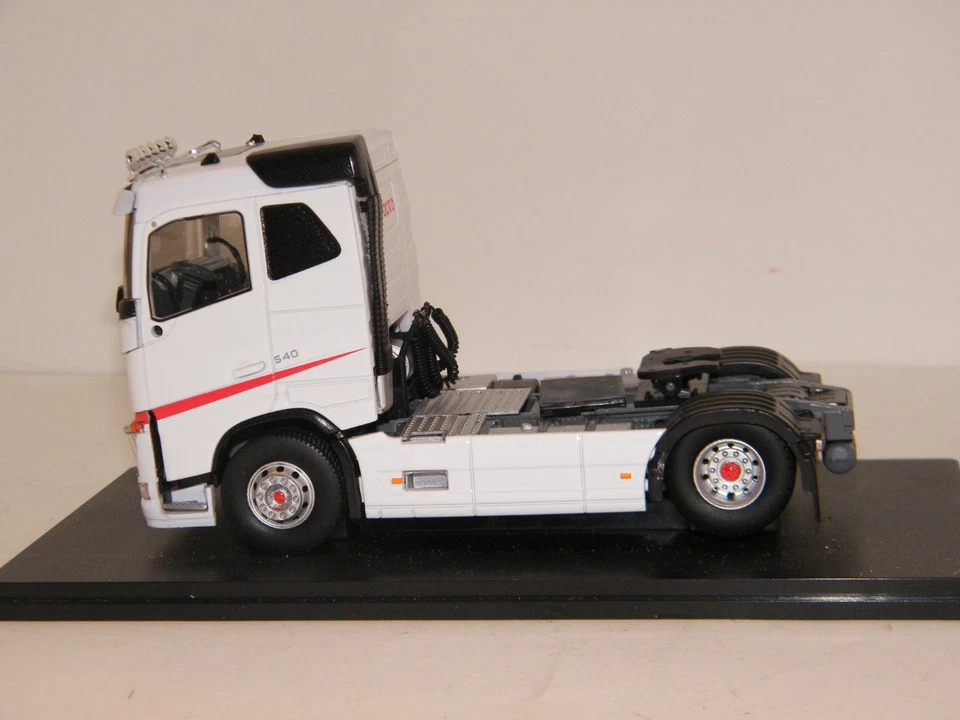 TRACTEUR VOLVO FH4 TOIT BAS CHRISTIAN BALLET ELIGOR Réf 117668, c'est le seul - Photo 2/4