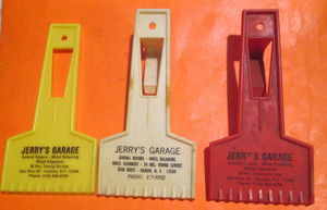 LOT OF 3 VINTAGE PLASTIC JERRY'S GARAGE AUTOMOTIVE ICE SCRAPER HUDSON NEW YORK