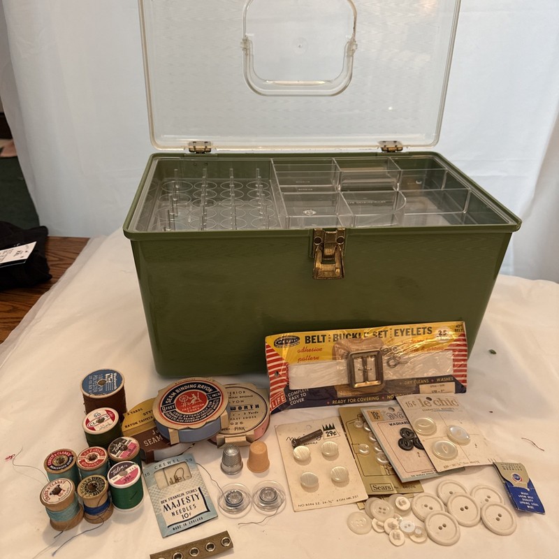 Sewing Box VtgWilson Wil Hold Large Avocado Green Clear Hard Plastic Top 2 Trays