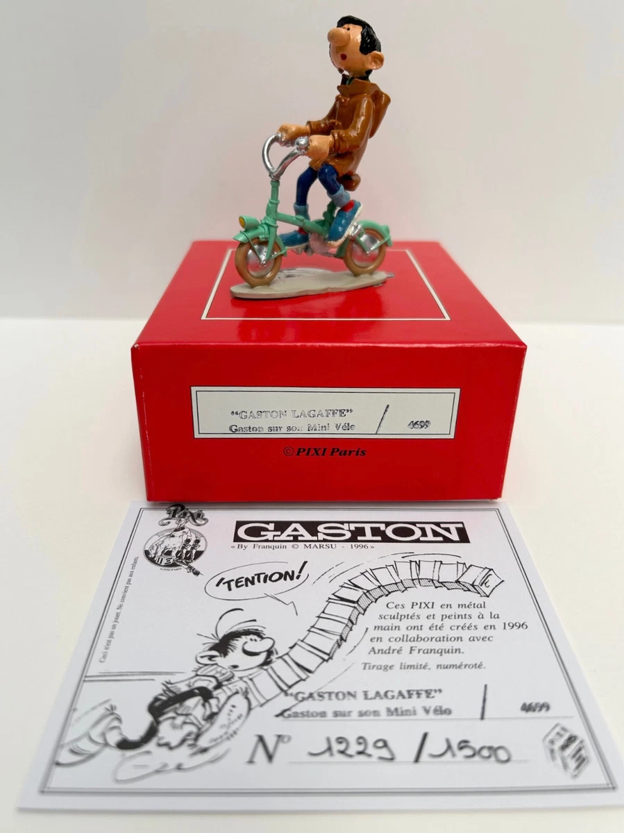 FIGURINE DE COLLECTION GASTON PORTANT UNE PILE DE LIVRES - ESC BOUTIQUE