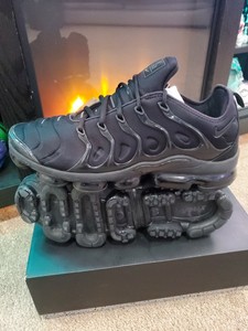 size 13 men's nike air vapormax plus shoes