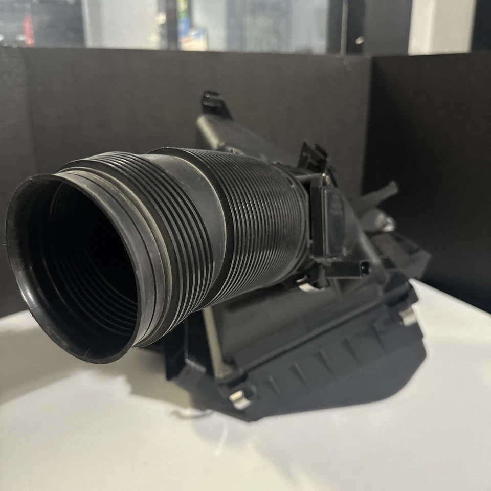 AUDI A6 2004 filtro de admisión de aire caja con tubos 3,0 automático MAF 6C133837N Foto 2 de 4