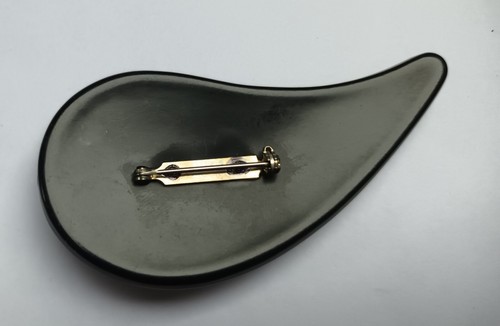 Vintage Lucite Bacelit Bordo Brooch - Picture 4 of 10