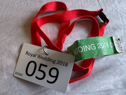 ROYAL WEDDING - PRINCE HARRY & MEGHAN MARKLE - RARE - WITH LANYARD & WRISTBAND - Picture 2 of 2