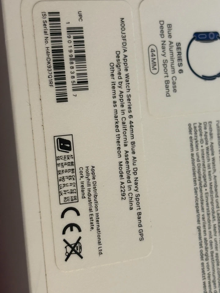 Apple Watch Series 6 44mm Aluminiumgehäuse-Blau mit Sportarmband in Dunkelmarine - Bild 4 von 4