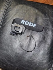 Rode VideoMic Pro Shotgun/On-Device Wired Microphone with Deadcat!