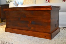 Tavolino da Salotto in Legno Massello Baule Cassapanca contenitore Noce Antico