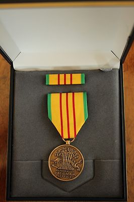 USN US NAVY & FLEET MARINES UNISSUED CASED VIETNAM SERVICE MEDAL SET 27