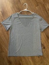Women's Gray V-Neck Tee T-Shirt Shirt Top Large
